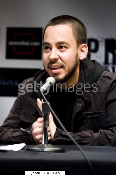 linkin park mike favoritul s-a tuns arata trekt.dar tot mike ramanasta poza recent facuta