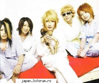 cafe ,am observat deja fan cafe (kuno) m-am gandit fac acest topic .sper discutam cald cele mai noi