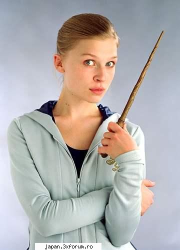 Cu cine tzineti? - Cu cine tzinetzi? Cu Voldemort sau q harry? Yo - Harry Potter